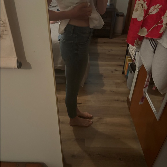 Lucky brand, size 4, ankle skinny jeans. - Picture 2 of 4